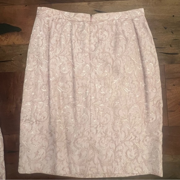 Neiman Marcus Blush Pink Brocade Double-Breasted Jacket and Skirt Set - Picture 4 of 8